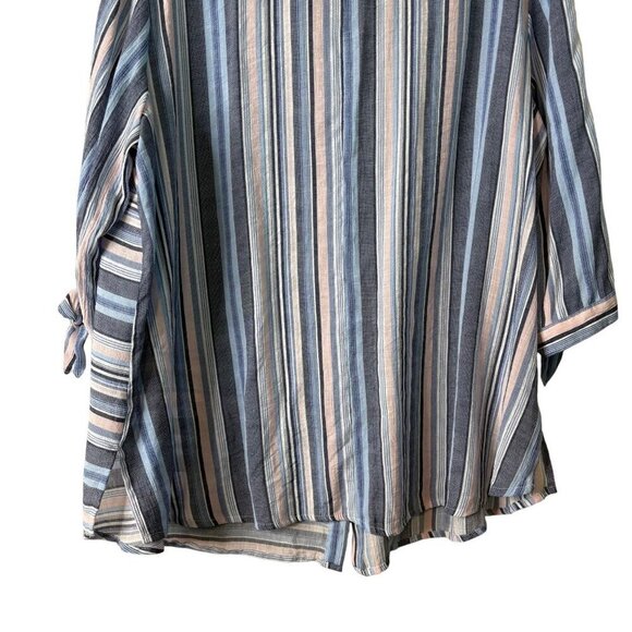 Catherine's Women's Light Weight Rayon Blend Striped Blouse Size 1X (18,20) - Picture 10 of 10